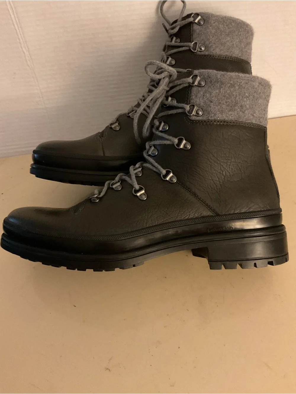 Calvin Klein men Gray Leather Lace-Up hiking  Combat Boots US 11